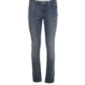 Jeans - Säljer mina lee jeans i jätte bra skick 🤍