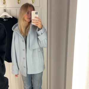 Cos jacka  - Jätte fin cos jacka i fint skick❤️bud på 1000❤️