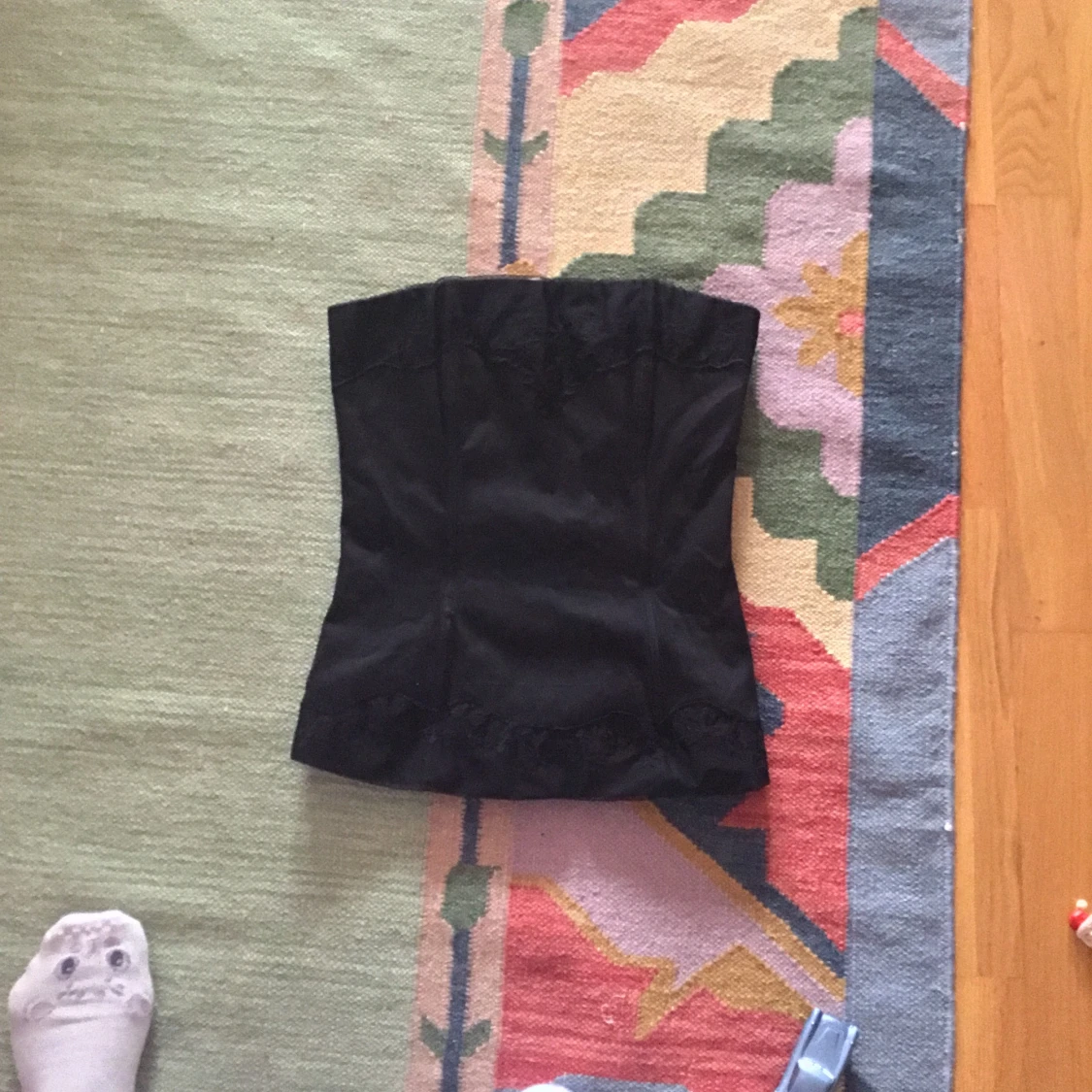 En korsett topp med spets  - 90