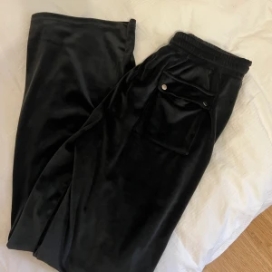 Byxor  - Jättesköna mjukis liknar juicy couture, storlek S. Aldrig använda  