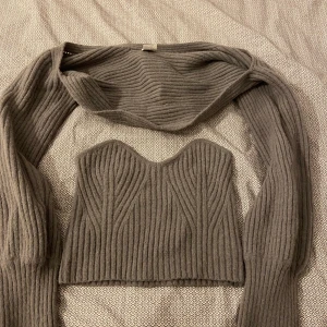 Säljer detta grå sett som inte längre kommer till någon användning!💞 - Använd fåtal gånger så i bra skick! Storlek S. Kommer ifrån Shein Köparen står för frakten!