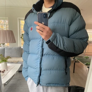 Fjällräven puffer - Fint vintageskick lite halvfläckig hör i där men inget man tänker på 