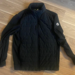 Moncler  - Skaljacka  Svart  Utan luva 