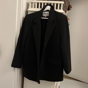 Oversized blazer  - Oversized blazer från ONLY. Aldrig använd.  