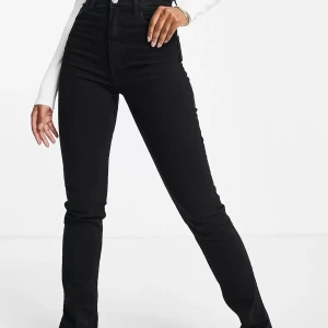 Split jeans Bershka - Säljer likadana jeans fast i svart, pga samma problem att dom var för långa i benen på mig, annars skulle jag behållt dom. Så snygga och sitter som en smäck!! 