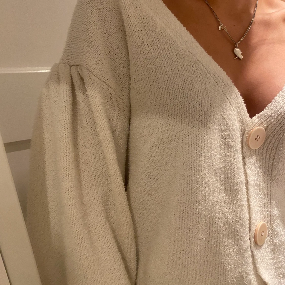 Vit stickad kofta  - 90