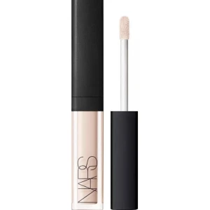 NARS Mini Radiant Creamy Concealer Chantilly - Endast testad i T-zonen. Fraktsumman blir 10kr (frakt m frimärke) vid direkt swish till mig, välj ej Köp Nu isåfall. Samfraktar för minsta möjliga frakt kostnad för dig. Kontakta mig angående detta