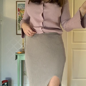 Midikjol - Från Gina tricot 