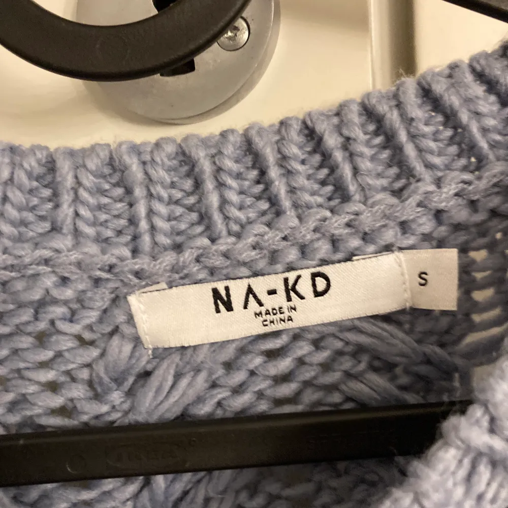 Jättefin och mysig tröja från NA-KD. Använd 1 gång så den är som gott som ny❤️❤️❤️. Tröjor & Koftor.