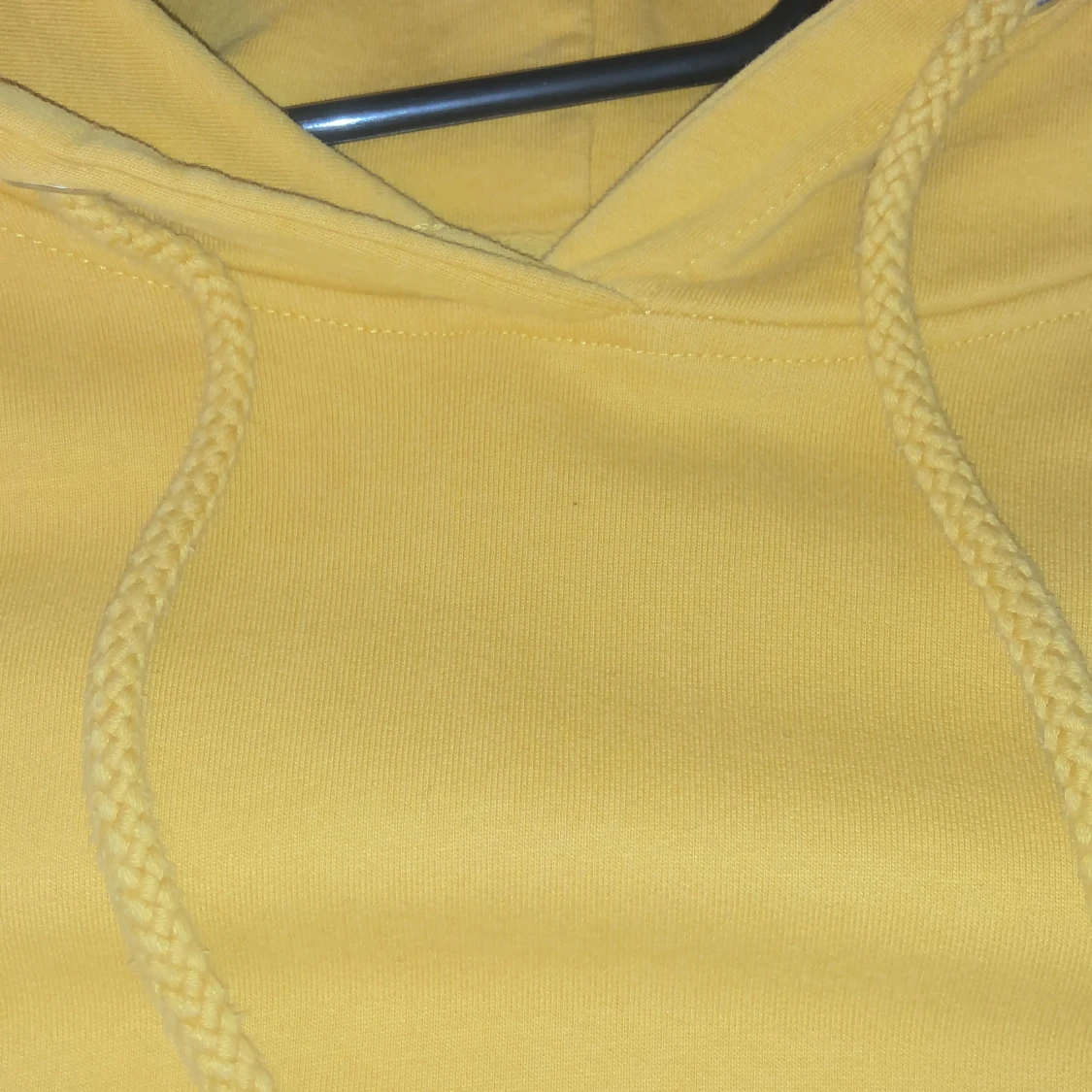 Gul tröja  - 91