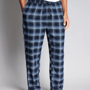 pjamasbyxor  - blåa pjamasbyxor använda 1 gång så dom är i väldigt bra skick🤍