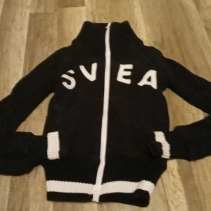 Tröja - Perfekt julklap står svea på den är varm och skön bra sick