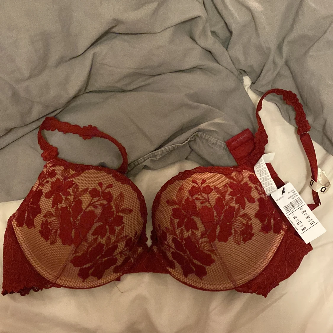 Oanvänd push up bh från intimissmi 