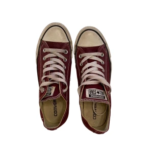Converse low - Fina låga converse! Säljs pga de tyvärr är för små för mig