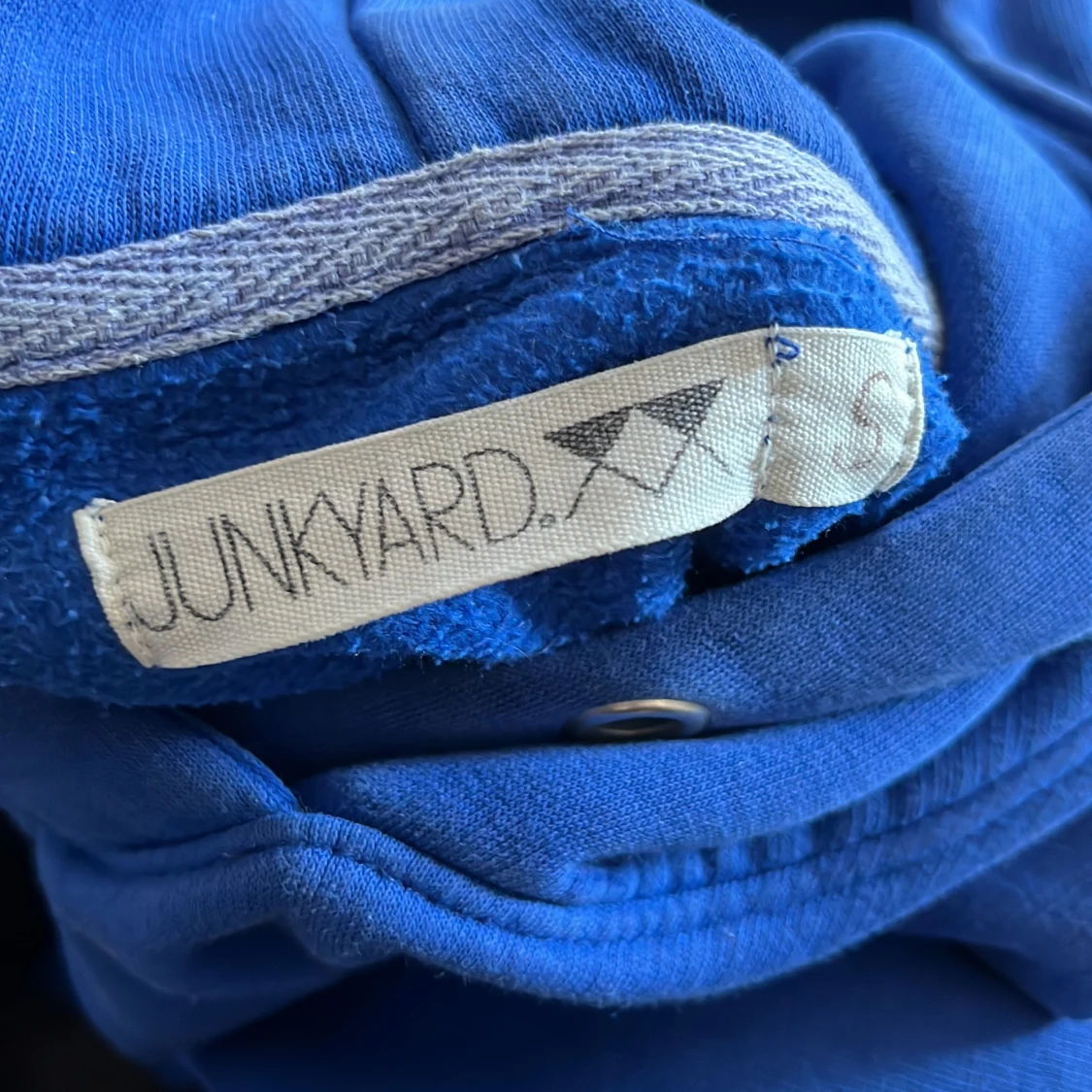 Blå hoodie Junkyard - 91