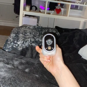 Övervakningskamera - En vit övervaknings kamera som aldrig har använts och är helt ny