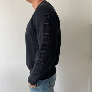 Burberry cardigan  - Sparsamt använd, nypris 4200kr 
