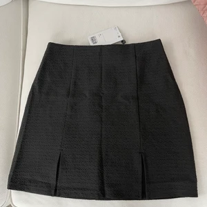 Helt ny kjol! - Från monki, lapp kvar