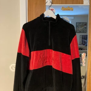 Supreme velour quarter zip - Svinfet supreme tracktop från fw17 🤖 säljer pga att den inte används längre 🤝 passar M/L