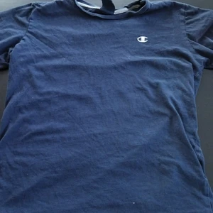 Champion - Fint skick. Det står Xtra large på storleken men har passat på en person som har small