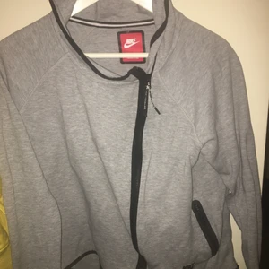 Adidas tröja  - I bra skick 