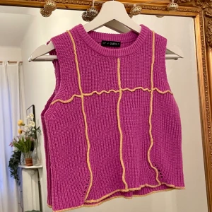 Väst - Rosa väst från Zaful som jag inte fått så mkt användning för. Använd två ggr så fräsch och fin! 