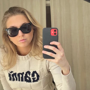 Celine glasögon - Celine glasögon köpta för ca 2 år sedan på Optica i Helsingborg, tyvärr inget kvitto men köpte för ca 2900, säljer för 1000 eller bra bud. Lite skrap på ena glaset men inget man ser när man har dom på sig! 