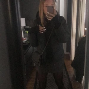 Vad söker ni? - Hej! Om ni har något ni söker går det jätte bra att höra av sig till mig så kan jag kolla om jag har det! Jag säljer allt för bra pris då jag behöver bli av med kläder! Kan även frakta. Ha en bra dag!💕❤️