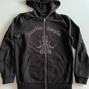 Rhinestone hoodie - Blinglucid hoodie Alla stenar är kvar Använd max 3 gånger