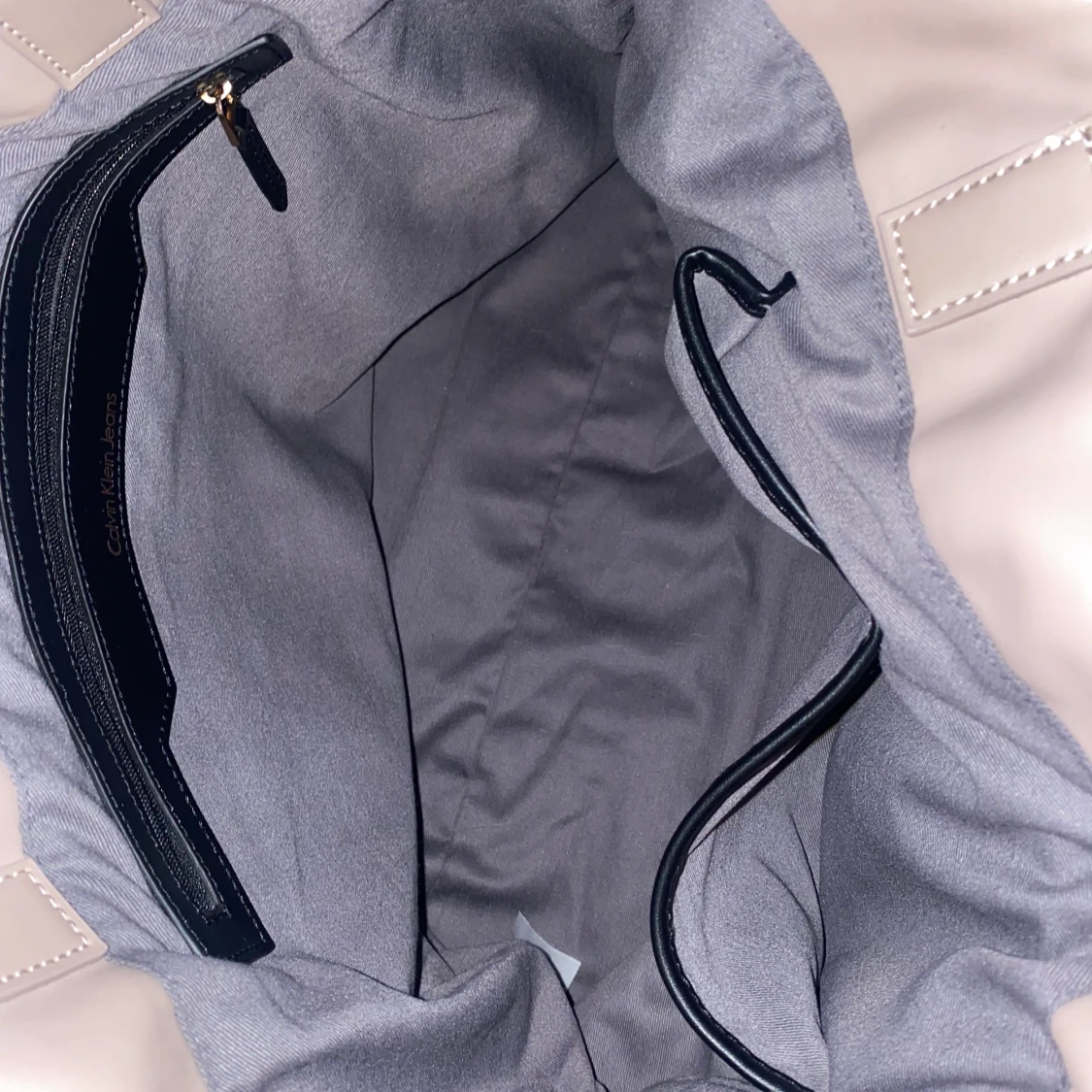 Calvin Klein väska  - 91