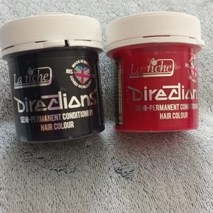 Blå och rosa hårfärg - 88ml i färgerna flamingo pink och turquoise. oöppnade och köpta igår. 70kr per burk