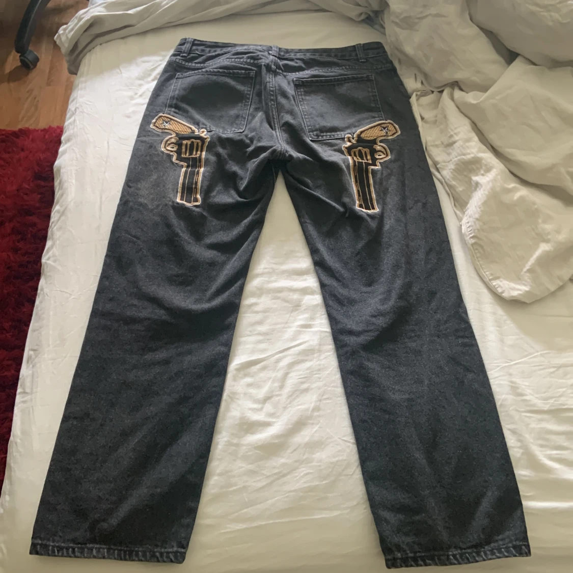 Guns Embroidered Washed Demin - 90