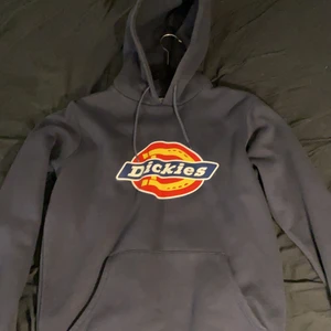 Dickies hoodie - Perfekt skick jätte skönt tyg