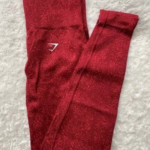 Gymshark  - Gymshark Fleck i storlek S Endast använda en gång så i nyskick utan skavanker. Köparen står för frakten 