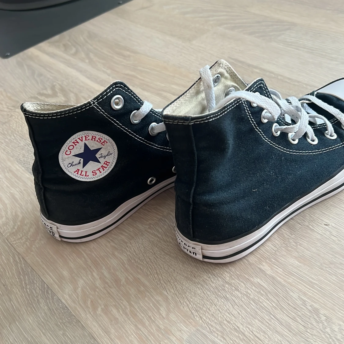 Svarta Converse  - 90