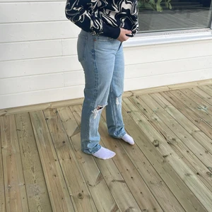 zara jeans  - helt nya zara jeans i storlek 36, slutsålda på hemsidan, pris kan diskuteras🙌🏻💕