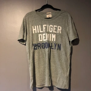 Tommy hilfiger - Välanvänd t-shirt 