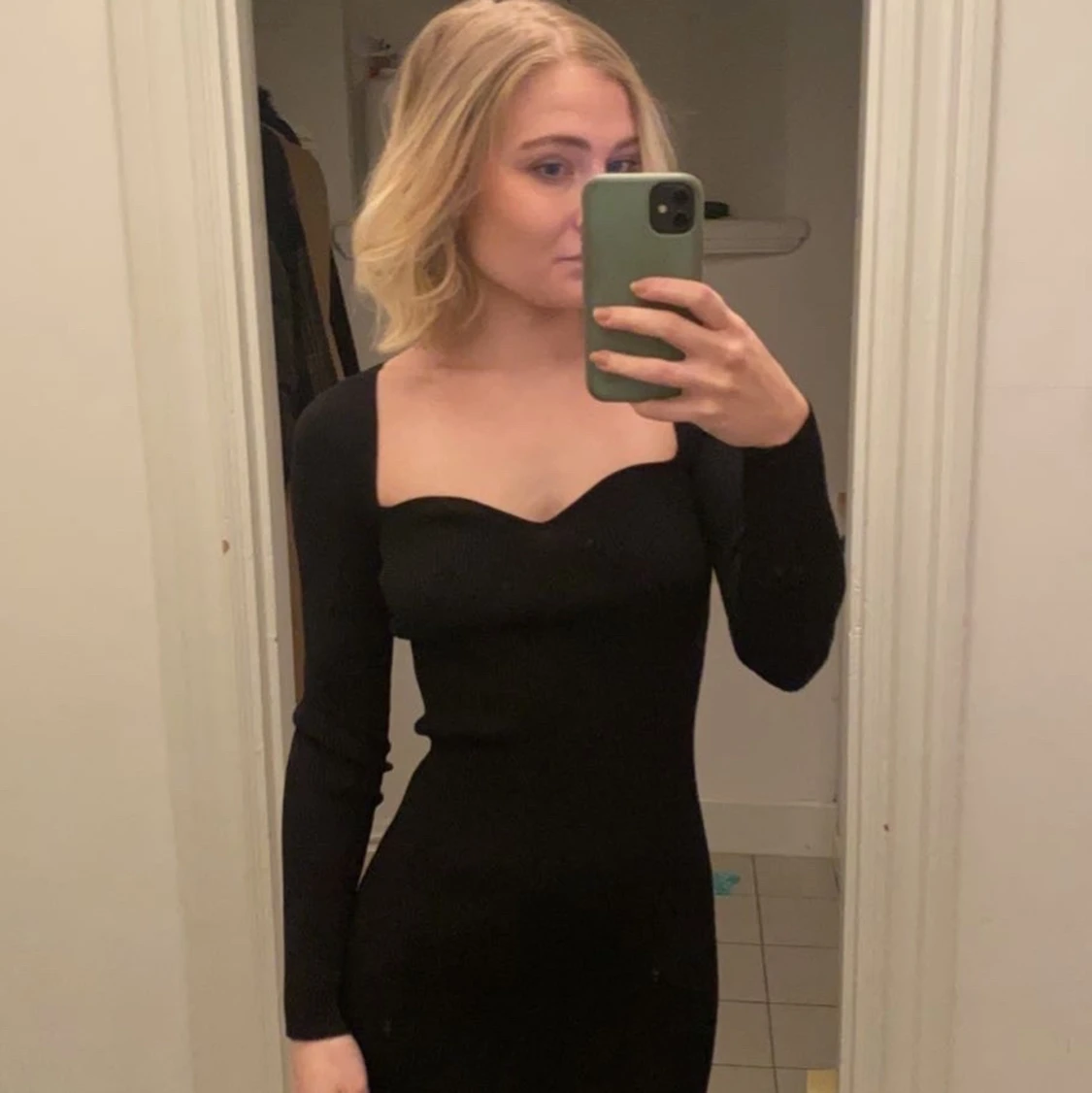 Svart ribbad klänning mango XS