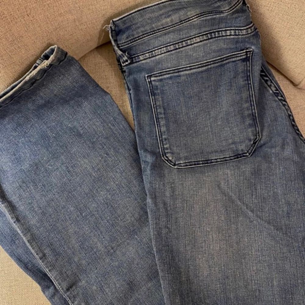 Flare jeans i supersnygg färg!! Storlek 36 🌟. Jeans & Byxor.