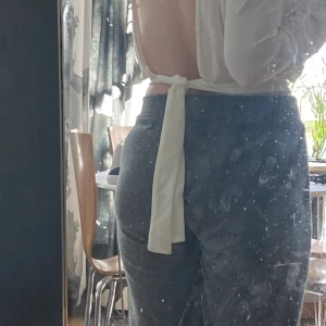 fin tröja från boohoo  - använt en gång! Jättefin men inte min stil. köparen betalar för frakten☺️