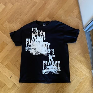 Custom Travis Tee. 10/10  - Size, L. Helt ny. Custom made.