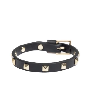 Armband  - Säljer detta armbandet, det är från dark departement i nyskick