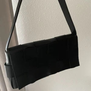 Väska - Väska från Nelly i bra skick! Köparen står för frakten💕