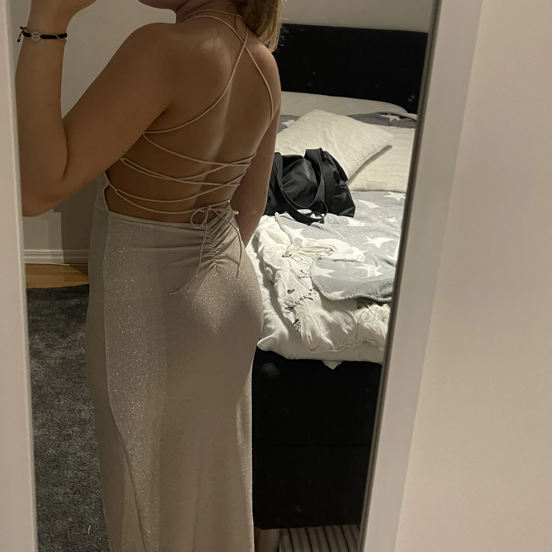 Lång glitter klänning med slit - 90