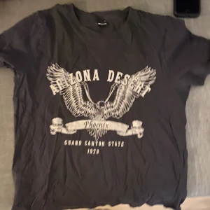 Tröjor  - aldrig använda, Båda i storlek S. Båda för 80 eller 1 för 45