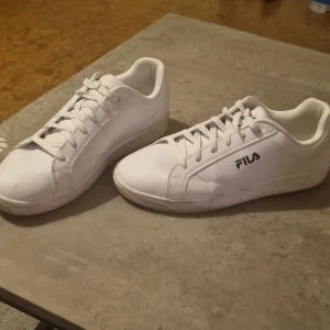 Fila sneakers - Använda men i bra skick, lite smutsiga 