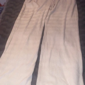 Byxor  - Nya byxor stolek Xl 