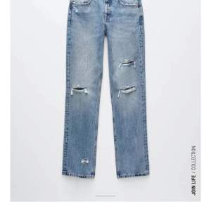 Jeans från zara, den vanliga straight modellen på zara fast med slitningar! Skriv för fler bilder!
