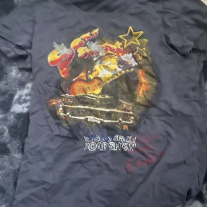 Blend tröja  - Blend tröja i storlek L mindre i storlek djur i hem tvättas innan skickas köparen står för frakt 