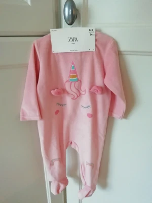 Barn kläder  - Mjukis overall till barn upp till 1 år. Inte används 